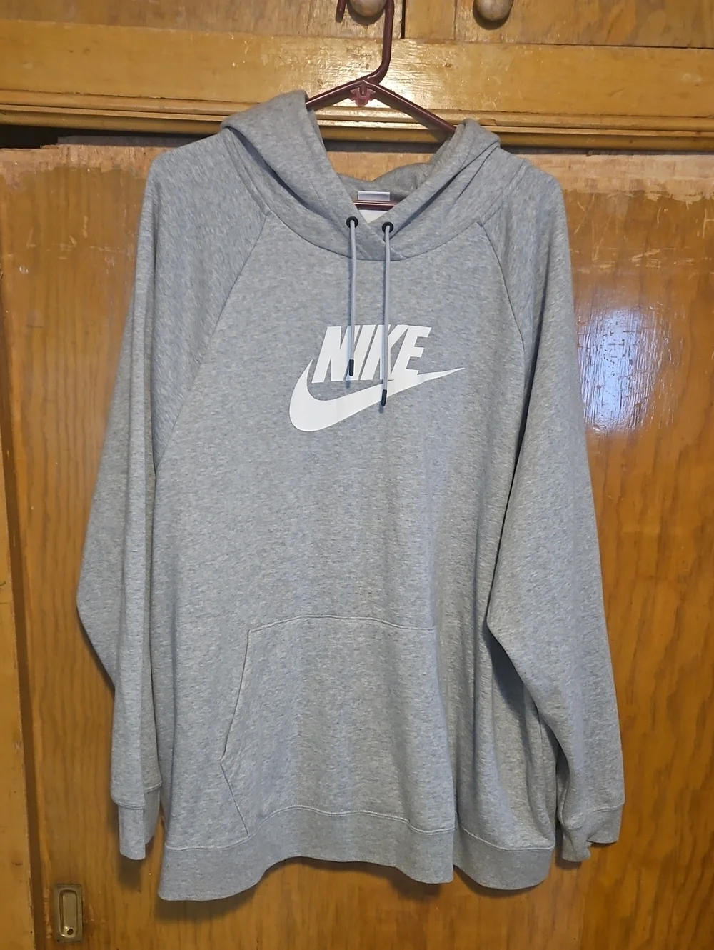 Nike Men's Gray Pullover Hoodie - Classic Logo